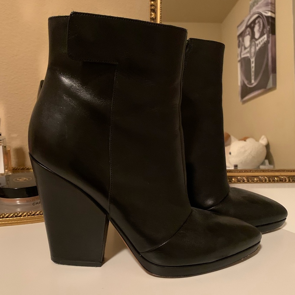 Vince Booties